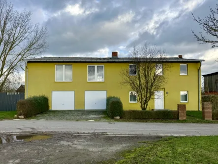 Hausansicht frontal - Haus kaufen in Werder - Charmantes Eigenheim sucht begabten Handwerker