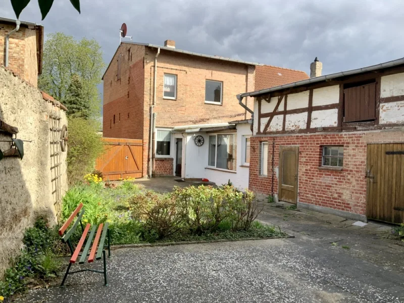 Hausansicht hofseitig - Haus kaufen in Neukalen - Liebenswertes Stadthaus nahe Kummerower See und Peene