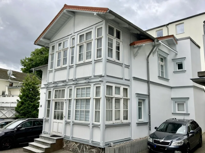 Hausansicht - Haus kaufen in Heringsdorf - Denkmalgeschütztes Anwesen an der Ostsee