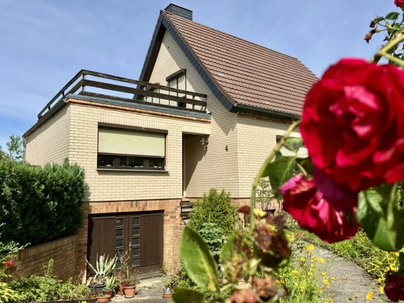 Hausansicht - Haus kaufen in Waren (Müritz) / Eldenholz - Großzügiges Einfamilienhaus in Stadtrandlage Warens