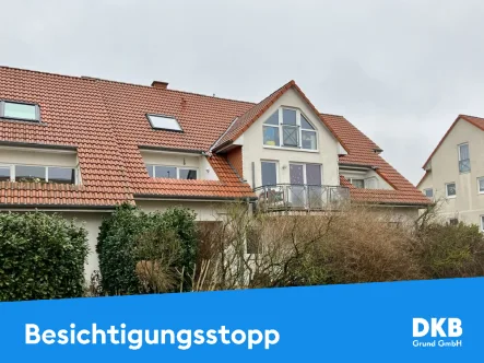 Hausansicht Straßenseite - Wohnung kaufen in Waren (Müritz) - Attraktive Terrassenwohnung nahe des Stadthafens