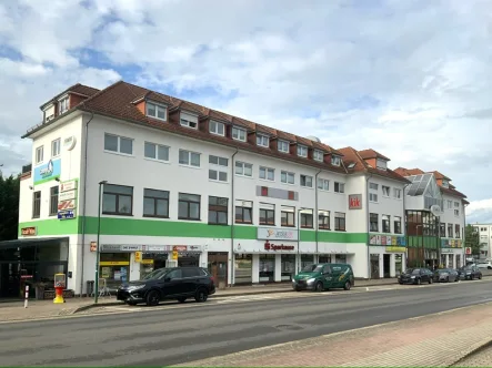 Hausansicht  - Wohnung kaufen in Neustrelitz - Moderne Eigentumswohnung für Jung und Alt