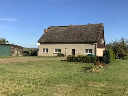 Hausansicht - Haus kaufen in Burg Stargard / Bargensdorf - Bauernhaus mit zusätzlichem Bauland vielfältige Nutzung