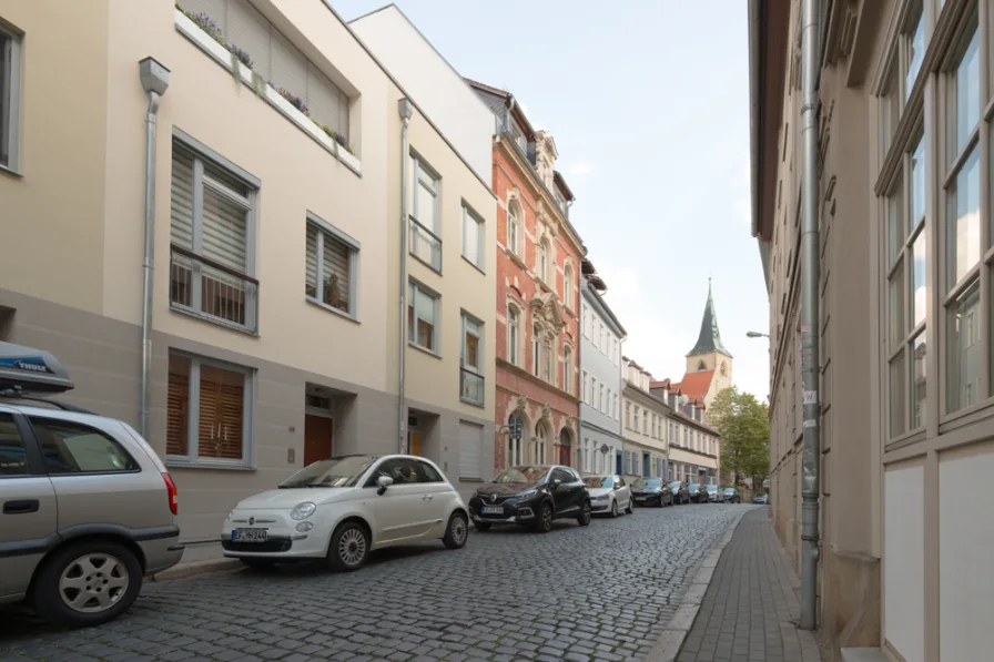 Straßenansicht - Haus kaufen in Erfurt - Exklusives und modernes Wohnen in Premiumlage