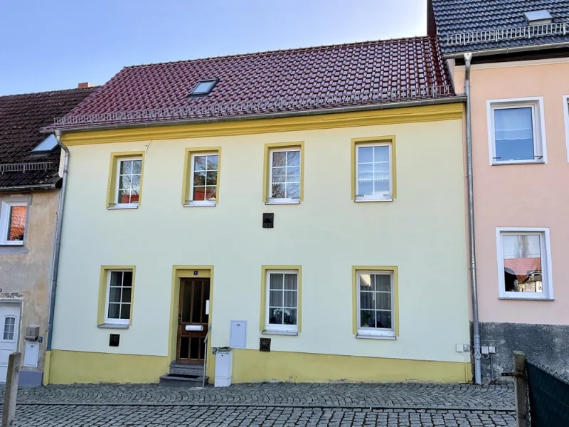 Hausansicht - Haus kaufen in Ronneburg - Hier findet jedes Familienmitglied seinen Platz