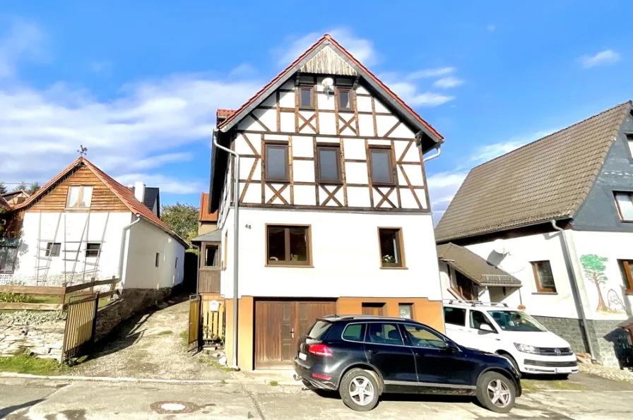 Hausansicht - Haus kaufen in Bad Blankenburg / Dittersdorf - Gemütliches Einfamilienhaus in ländlicher Idylle