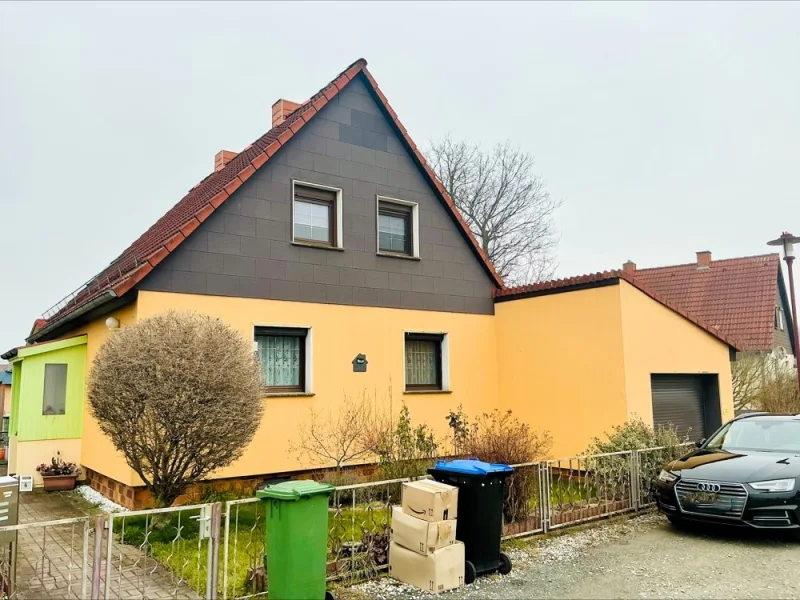 Hausansicht - Haus kaufen in Rudolstadt - Leben, Genießen, Erweitern – Ihr Traumhaus mit Ausbauoptionen