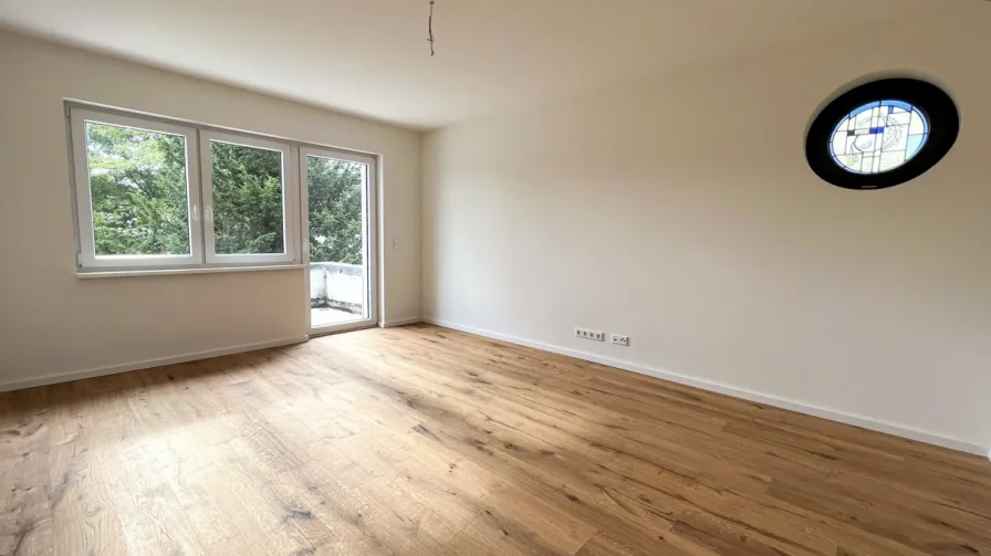 Wohnzimmer - Wohnung mieten in Essen / Schönebeck - Erstbezug nach Sanierung – Ihr exklusiver Wohntraum in einer stilvollen Villa in Essen-Schönebeck!