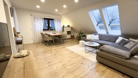 Wohnzimmer  - Wohnung kaufen in Essen / Frintrop - Moderne Maisonettewohnung mit hochwertiger Ausstattung und zwei Balkonen in Essen-Frintrop