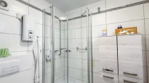 Badezimmer mit Dusche (Obergeschoss)