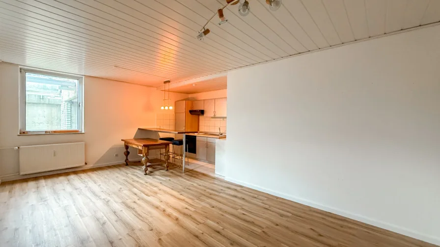 Wohn- und Essbereich - Wohnung mieten in Essen / Burgaltendorf - Wohlfühlen in Essen-Burgaltendorf: Renovierte und moderne ca. 35 m² Apartement mit Einbauküche!