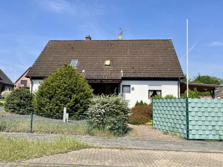 Hausansicht - Haus kaufen in Bedburg - Freistehendes Einfamilienhaus mit viel Platz
