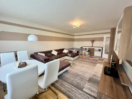 Wohnzimmer - Wohnung kaufen in Neuss - Etagenwohnung inklusive Tiefgaragenstellplatz in beliebter Wohnlage