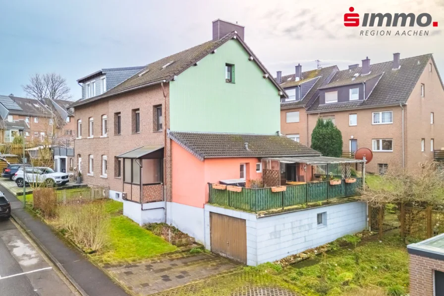 Titelbild - Haus kaufen in Stolberg - Ideal für mehrere Generationen oder 2 Familien!Großzügig zugeschnittenes Wohnhaus