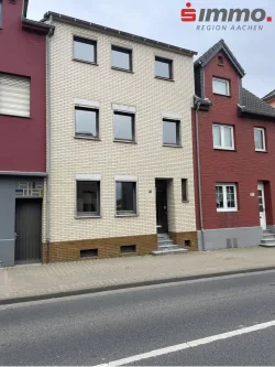 Titelbild mit LOGO - Haus kaufen in Eschweiler - Mehrgenerationenhaus mit Garten und Garage