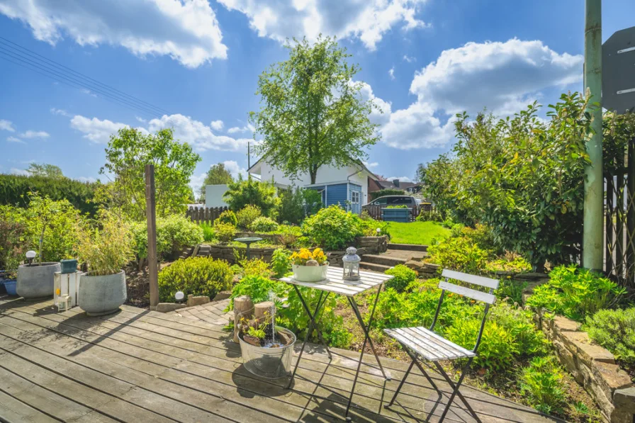 Garten mit Terrasse