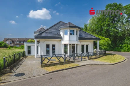 Titelbild - Haus kaufen in Geilenkirchen - Modernes großzügiges Einfamilienhaus in Geilenkichen Bauchem