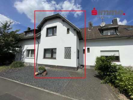 Titelbild - Haus kaufen in Alsdorf - Ruhig gelegenes EFRH mit Garten und Garage