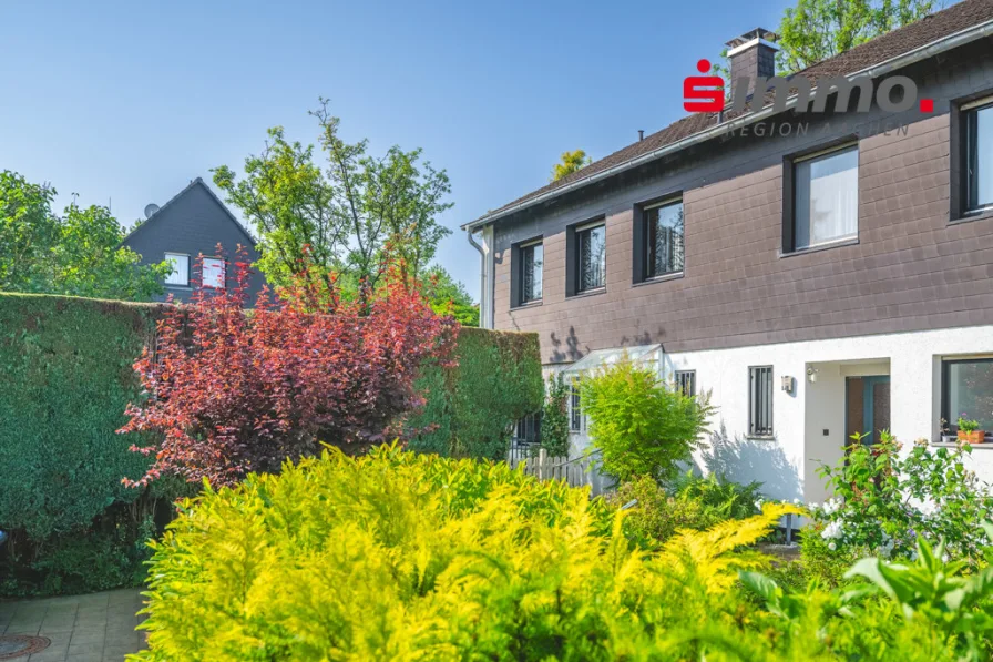 Straßenseite - Haus kaufen in Aachen - Hier wird sich Ihre Familie wohl fühlen!