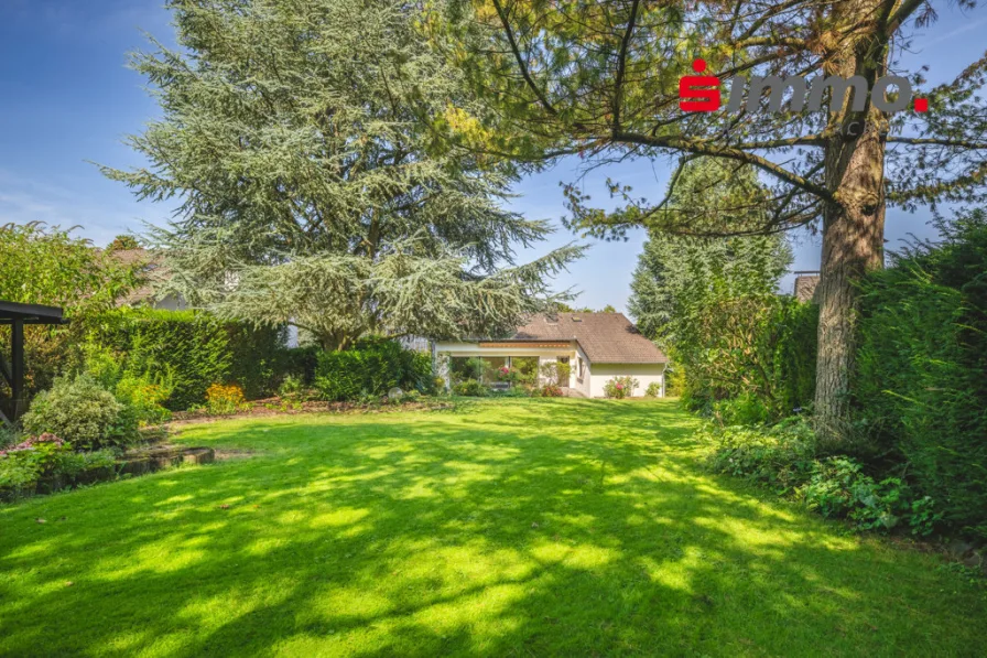 Titelbild - Haus kaufen in Aachen - Auf der Hörn!Freistehendes Einfamilienhaus mit Bungalowcharakter und großer Ausbaureserve