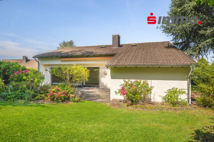 Titelbild - Haus kaufen in Aachen - Raum für neue Ideen!Freistehender Bungalow mit großer Ausbaureserve zwischen Hörn und Königshügel