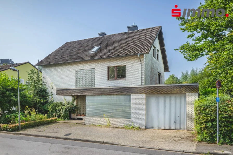 Titelbild - Haus kaufen in Aachen - Freistehendes Einfamilienhaus mit traumhaftem Grundstück und vielfältigen Nutzungsmöglichkeiten