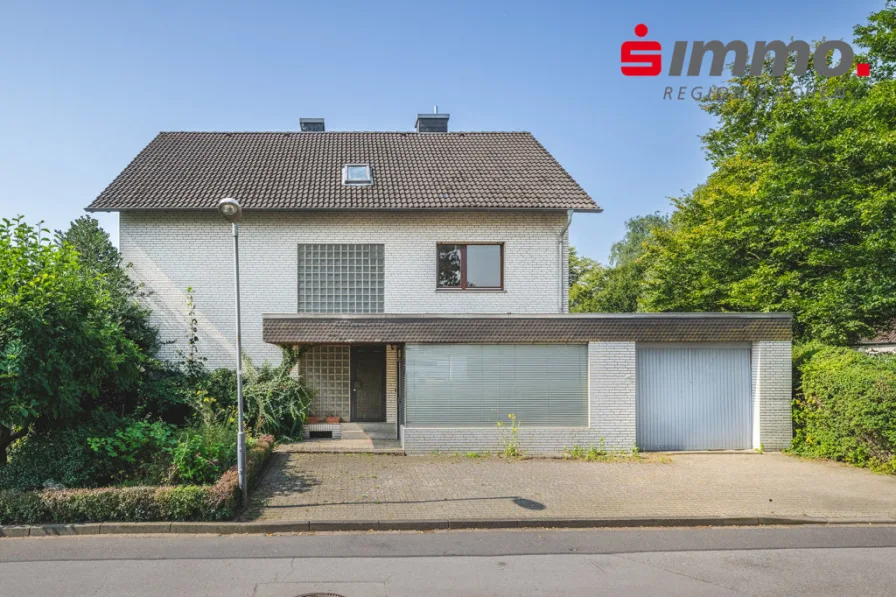 Titelbild - Haus kaufen in Aachen - Freistehendes Einfamilienhaus mit traumhaftem Grundstück und vielfältigen Nutzungsmöglichkeiten