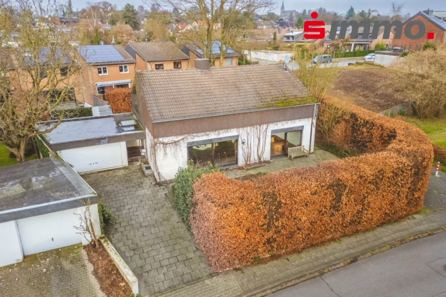 Titelbild - Haus kaufen in Aachen - Freistehendes Einfamilienhaus mit offenem Wohncharakter in sehr guter und ruhiger Lage