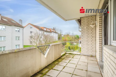 Titelbild - Wohnung kaufen in Aachen - Moderne 2-Zimmerwohnung mit Balkon und 2 Stellplätzen zwischen Hanbruch und Klinikum