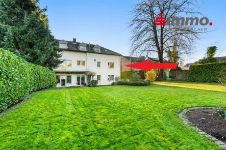 Rückansicht - Wohnung kaufen in Eschweiler - Bezugsfreie Fünfzimmer-Wohnung mit Balkon nebst Garage in beliebter Lage von Eschweiler