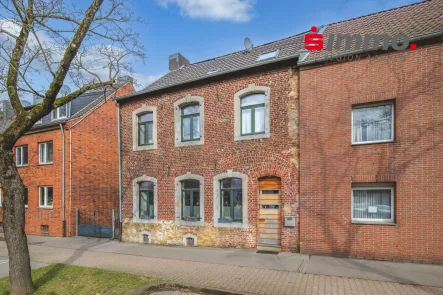 Straßenseite - Haus kaufen in Aachen - Ihr neues Zuhause wartet aus Sie - Historisches, denkmalgeschütztes Stadthaus mit kleinem Garten