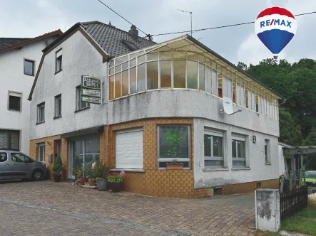 Titel - Haus kaufen in Oberkirchen - Vielseitiges Wohn- und Gewerbeobjekt