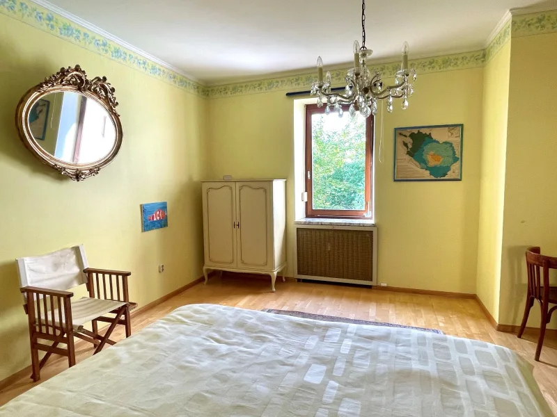 10 Schlafzimmer (Wohnung EG)