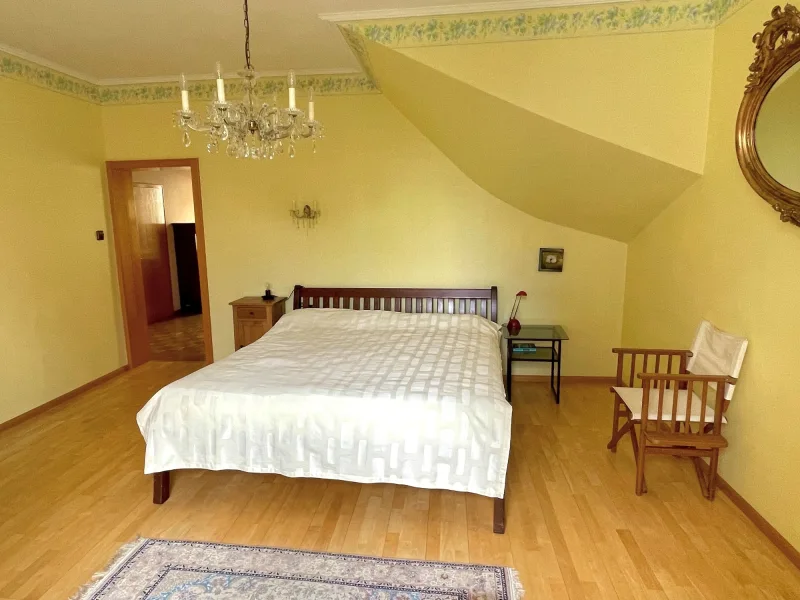 9 Schlafzimmer (Wohnung EG)