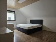 Schlafzimmer DG