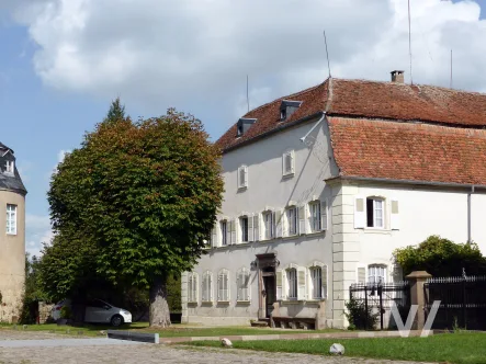 Ansicht - Haus kaufen in Saarbrücken - Traumhaftes Maison de Maître mit weitläufigem Grundstück im Krummen Elsass!