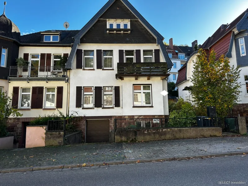 Ansicht - Haus kaufen in Saarbrücken / Sankt Arnual - Historische Doppelhaushälfte mit Grundstück und Garage Nähe Stadtzentrum in St. Arnual