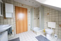 Badezimmer im Dachgeschoss