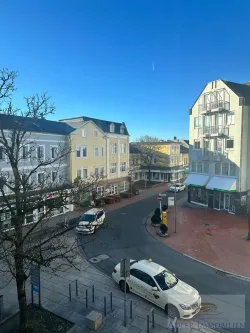 Wohnzimmer Aussicht - Wohnung kaufen in Lüdenscheid - Moderne Eigentumswohnung im Dachgeschoss mit Balkon und Stellplatz Innenstadt Fußgängerzone