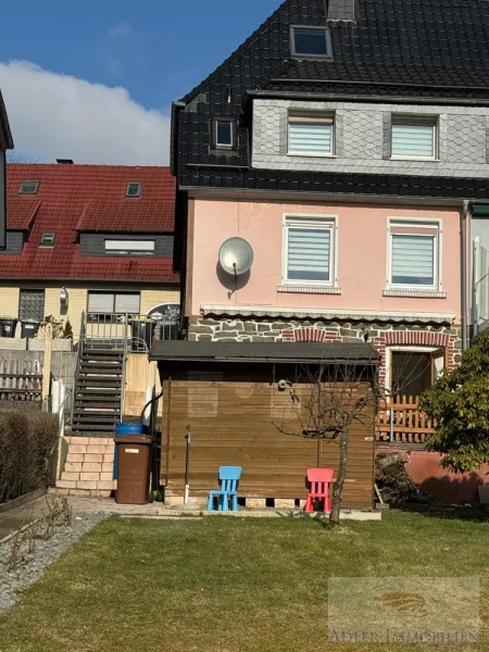 Gartenansicht - Haus kaufen in Lüdenscheid-Buckesfeld - ### Renovierte Doppelhaushälfte, , schönem Garten für die Familie oder Paare ###