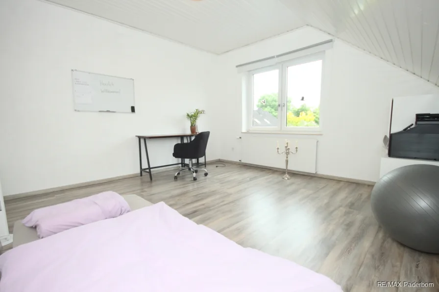 Schlafzimmer DG