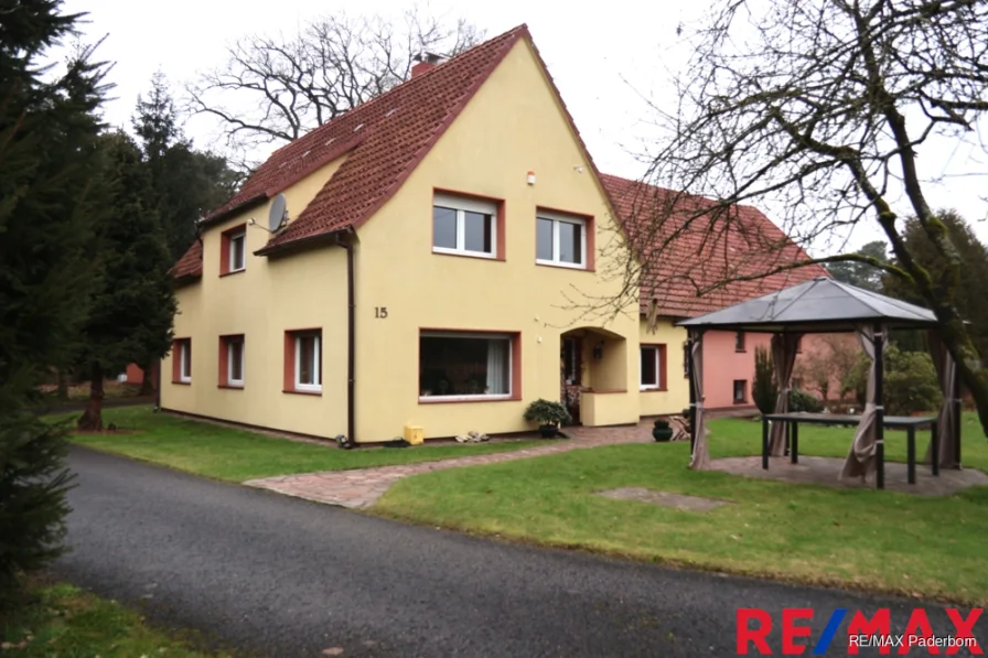 Außen Ansicht - Haus kaufen in Schloß Holte-Stukenbrock / Schloß Holte - Ihr Traum vom Landhaus mit vielseitigen Möglichkeiten!