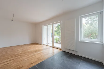Woh-/ Esszimmer - Wohnung kaufen in Berlin - Wunderschöne Terrassenwohnung - Erstbezug - Provisionsfrei