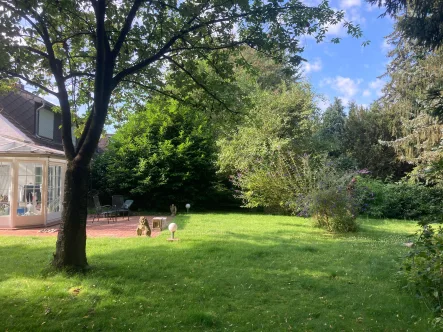 Weitläufiges Parkgrundstück - Haus kaufen in Bremen - Doppelhaushälfte in Bremen St. Magnus: Ruhe, Komfort und Nähe zur Natur