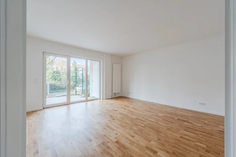 Wohnzimmer - Wohnung kaufen in Berlin - Frisch modernisiert, perfekt gelegen, provisionsfrei – Echtes 3-Zimmer-Highlight !!!