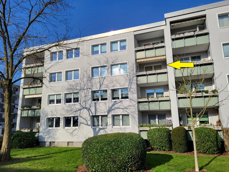 Rückansicht - Wohnung kaufen in Meerbusch/Büderich - HELLE 3-ZIMMER-WOHNUNG MIT BALKON, GARAGE UND PERFEKTER ANBINDUNG NACH DÜSSELDORF ZU VERKAUFEN...