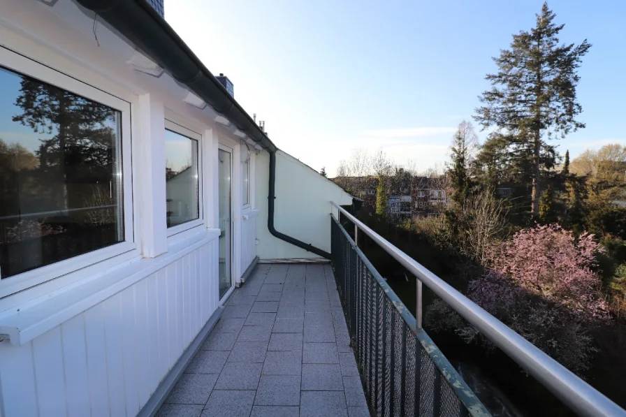 Balkon mit Ausblick - Wohnung mieten in Neuss - Neuss Stadtgarten - geräumige Maisonettewohnung für 1-2 Personen!