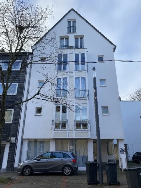 Hausansicht - Wohnung mieten in Neuss - Neuss, frisch sanierte kleine 2 Zimmerwohnung nahe Obertor mit PKW-Stellplatz! Nur für 1 Person!!!