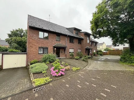  - Wohnung kaufen in Duisburg / Homberg - Wohnung zur guten Kapital-Anlage in DU-Homberg!57m²-DG-Wohnung mit Balkon, Keller und Garage