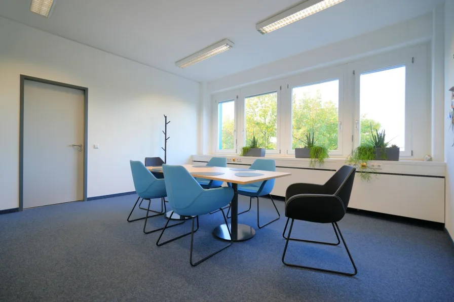 Büro bzw. Besprechungsraum